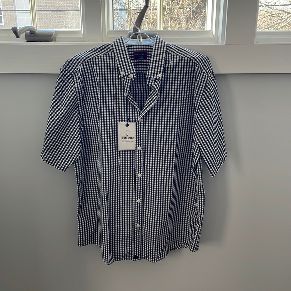 Mens large short sleeve button down Untuckit dress shirt